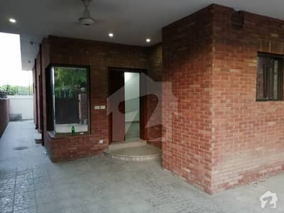 10 Marla Slightly Use House For Rent 10 Marla Slightly Use House For Rent
