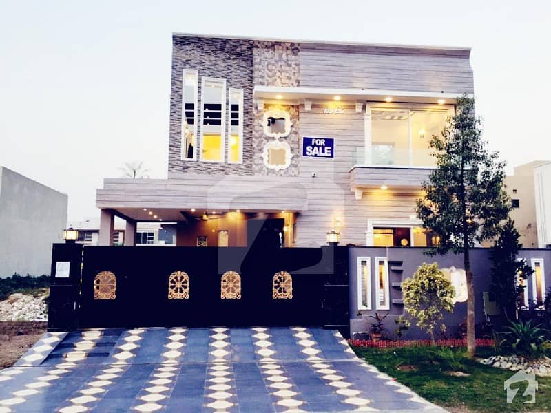 Mazhar Munir Design 10 Marla Beautiful House For Sale