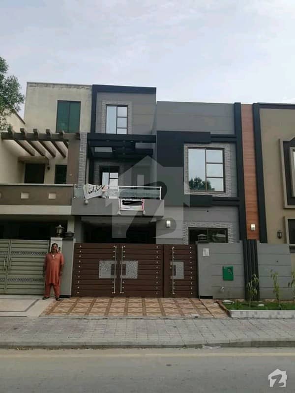 5 marla brand new stylish house for sale bahria town Lahore sector d block aa