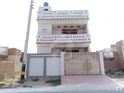 Here Is A Good Opportunity To Live In A Well-Built House Here Is A Good Opportunity To Live In A Well-Built House