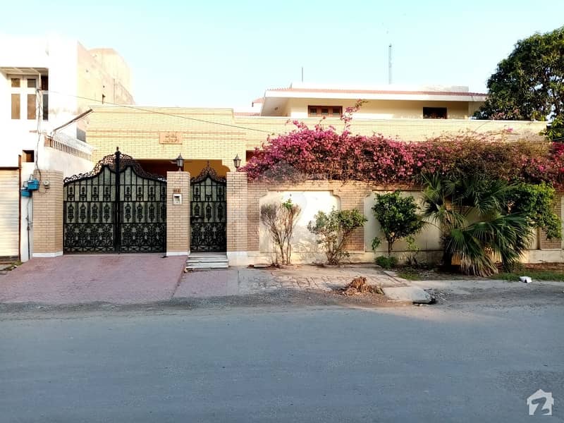 House Available In People Colony A Block