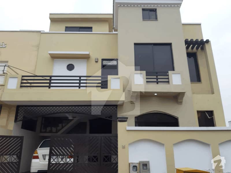 Luxury House 7 Marla 4 Beds Next To Commercial In Abu Bakar Block Phase 8