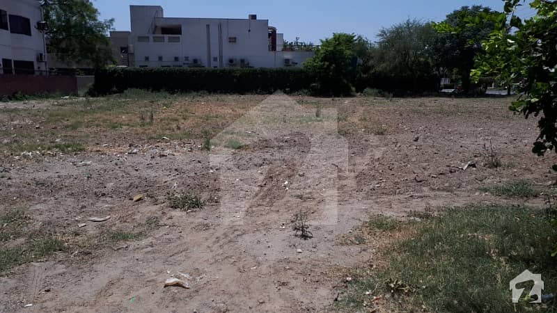 Awesome Location One Kanal Plot 107 Phase 4 Dha Lahore Cantt