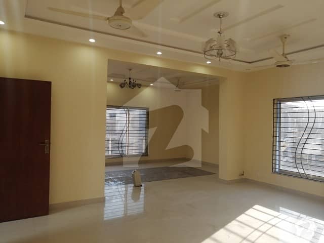 8 Marla House For Sale In Dha 1