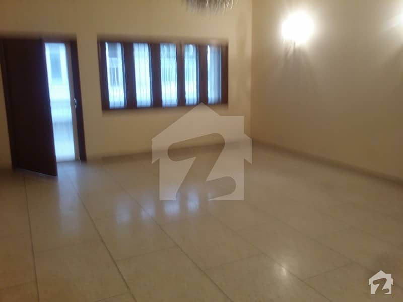 600 SQ YD FIRST FLOOR PORTION 3 BED DD WITH ROOF NEAR SHAHRAHEFASAL