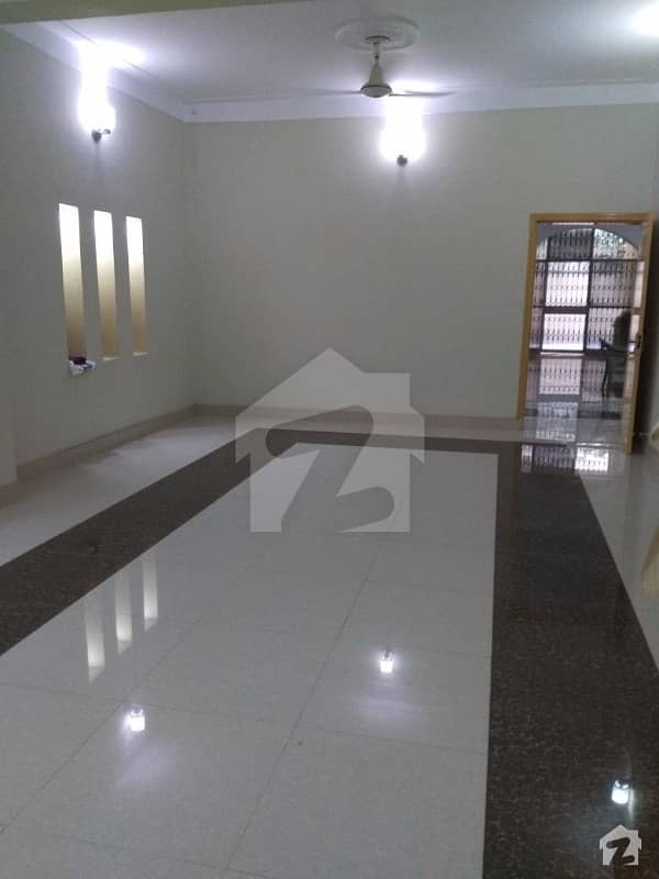 Model Town Ext Block P One Kanal Lower Portion For Rent
