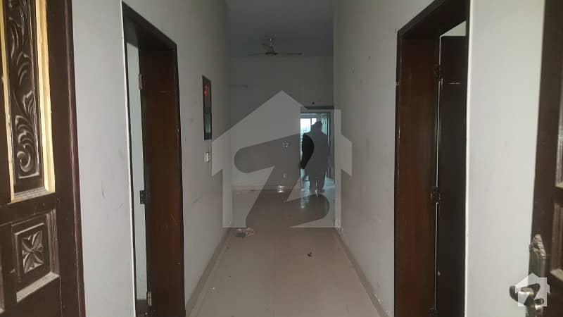 آرکیٹیکٹس انجنیئرز ہاؤسنگ سوسائٹی لاہور میں 4 کمروں کا 1 کنال مکان 65 ہزار میں کرایہ پر دستیاب ہے۔