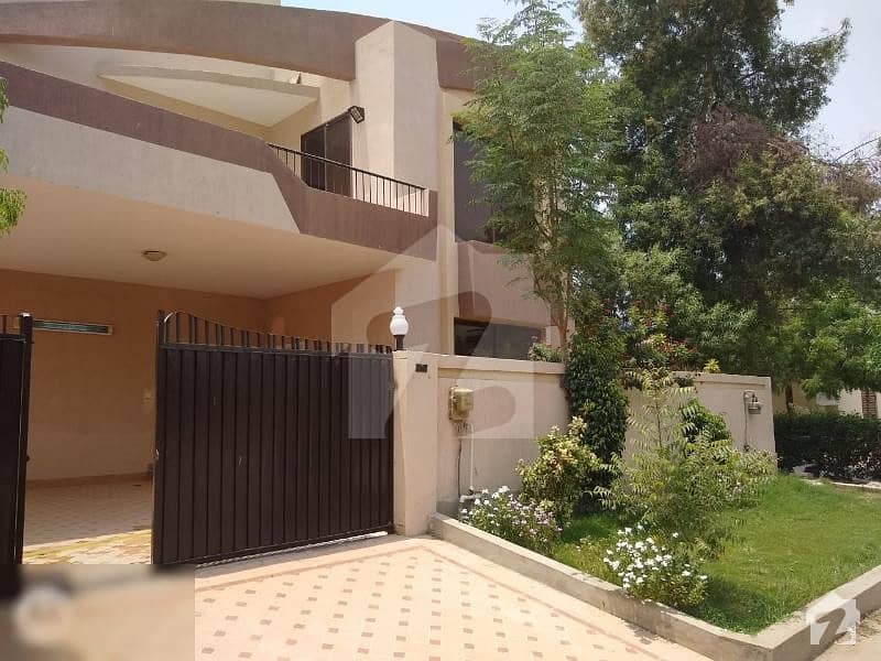نیوی ہاؤسنگ سکیم کارساز - فیز 1 نیوی ہاؤسنگ سکیم کارساز کراچی میں 5 کمروں کا 10 مرلہ مکان 1.5 لاکھ میں کرایہ پر دستیاب ہے۔