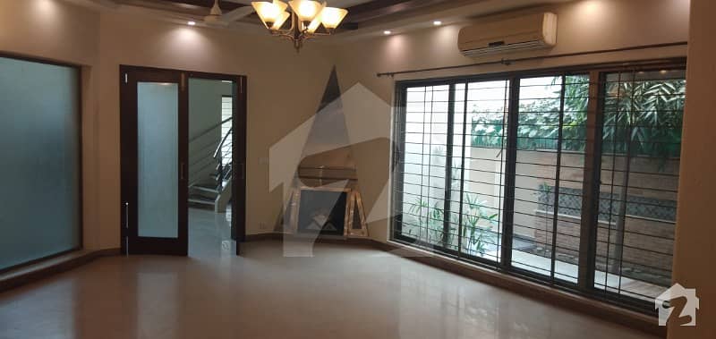 1 Kanal Stylish Bungalow For Rent In Phase 3 Dha Lahore