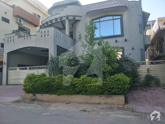 500 Sq Yards Triple Storey House For Sale At E-11