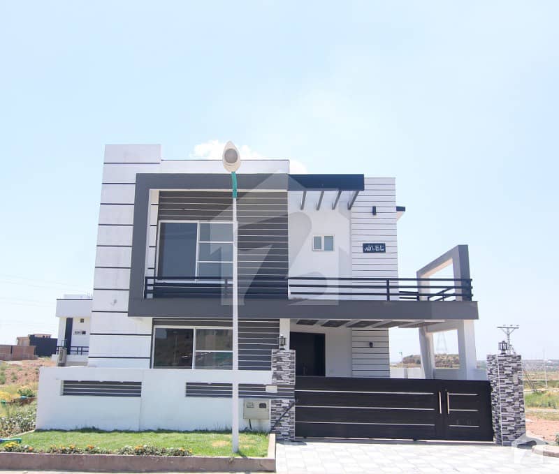 10 Marla House outstanding Construction 10 Marla House outstanding Construction
