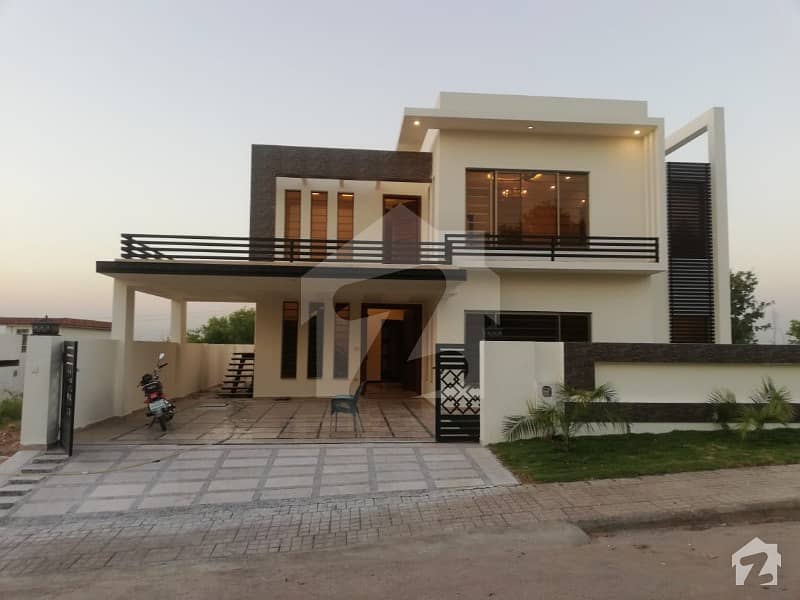 Beautiful Height Location 6 Bedroom 1 Kanal House Is Available For Sale