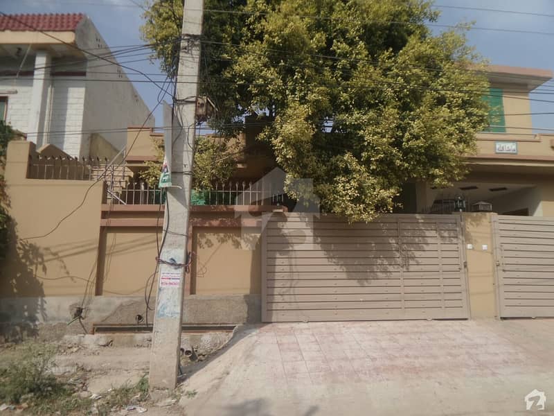 House Is Available For Sale In Munawar Colony