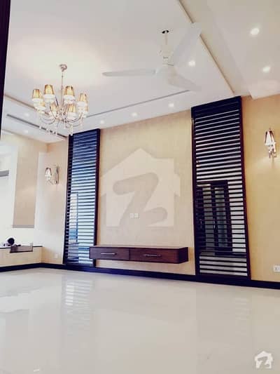 10 Marla On Ideal Location House For Rent 10 Marla On Ideal Location House For Rent