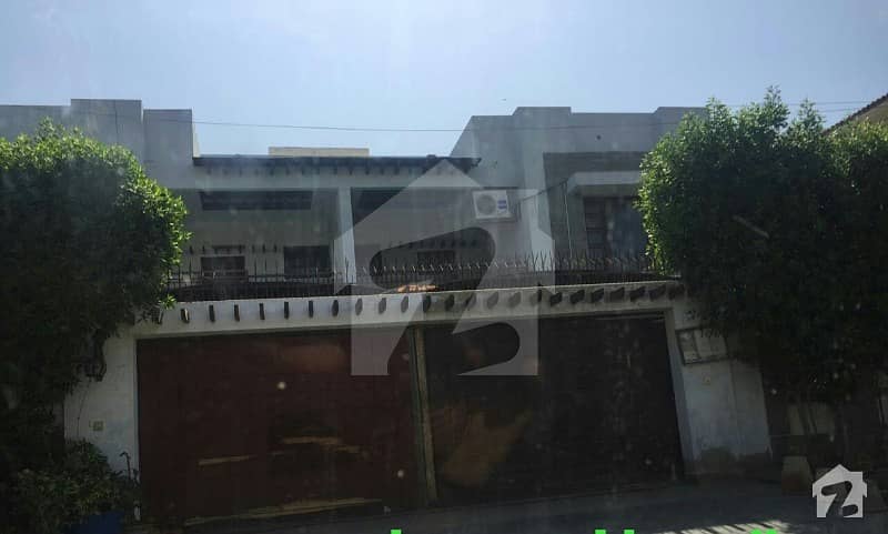 ڈی ایچ اے فیز 6 ڈی ایچ اے کراچی میں 5 کمروں کا 16 مرلہ مکان 7. 5 کروڑ میں برائے فروخت۔