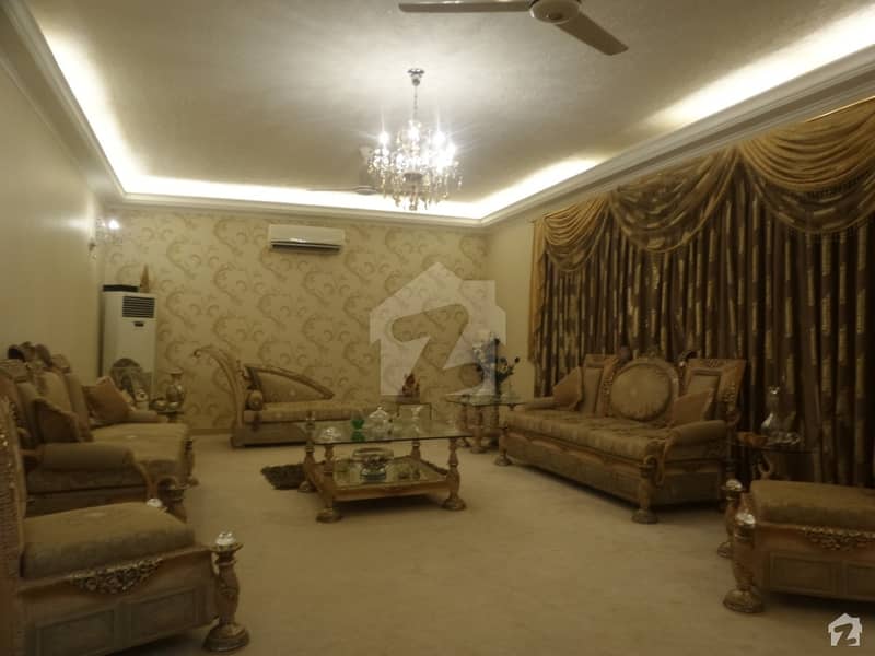 100 % Owner Build Well Maintained Bungalow For Sale At Very Peaceful Location Of Khayaban-e-Muhafiz