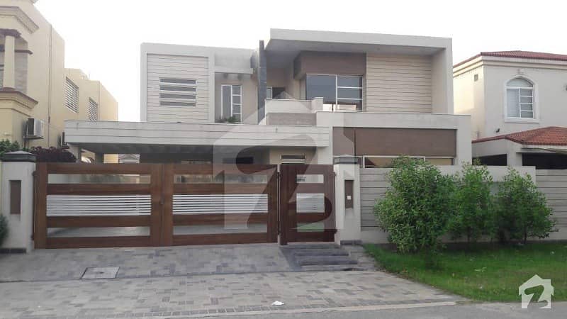 1 Kanal house available for Rent with basement
