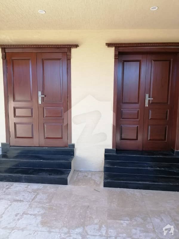10 Marla Prime Location House For Sale Bahria Town Phase 8