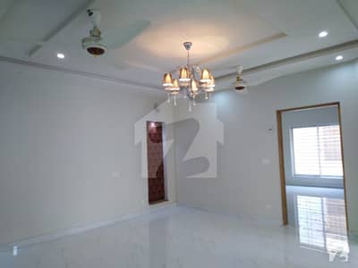 8 MARLA UPPER PORTION IN USMAN BLOCK 8 MARLA UPPER PORTION IN USMAN BLOCK