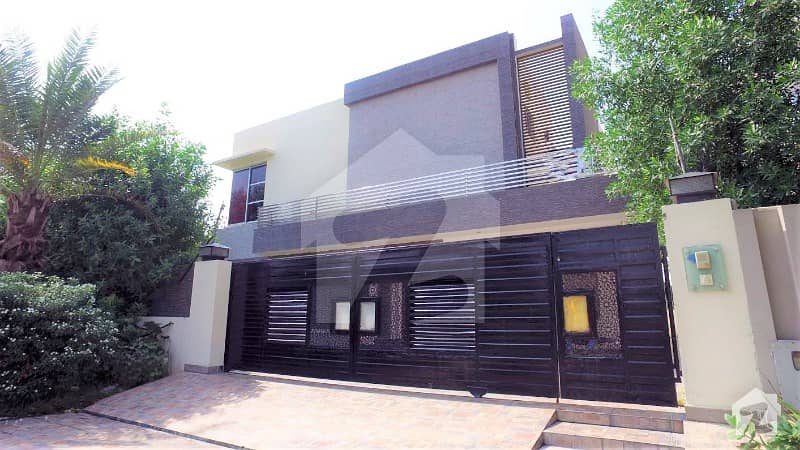 One Kanal Slightly Use Look Like Brand New Bungalow For Rent Near Park Direct Approach