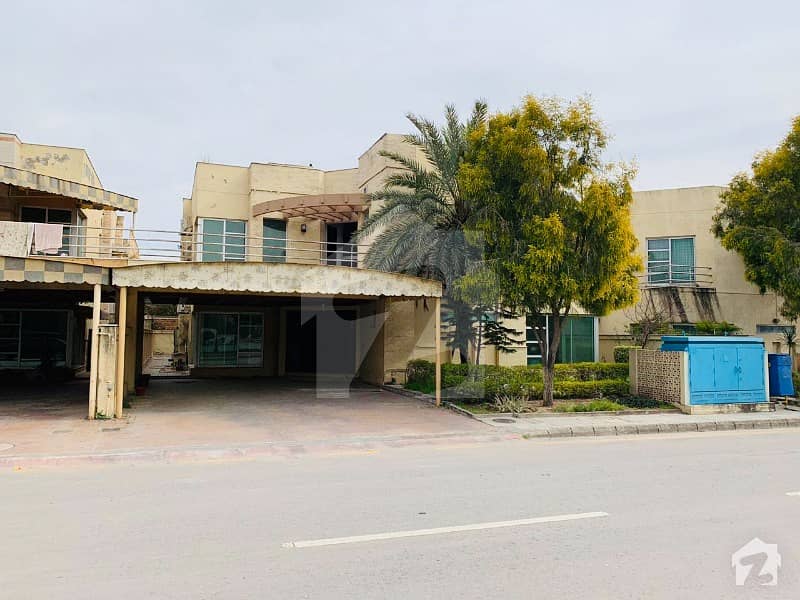 600 Square Yard Executive Lodges House For Sale Bahria Town Phase 3