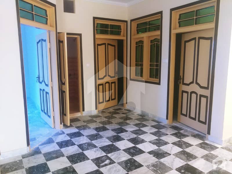 وزیر کالونی پشاور میں 5 کمروں کا 3 مرلہ مکان 65 لاکھ میں برائے فروخت۔
