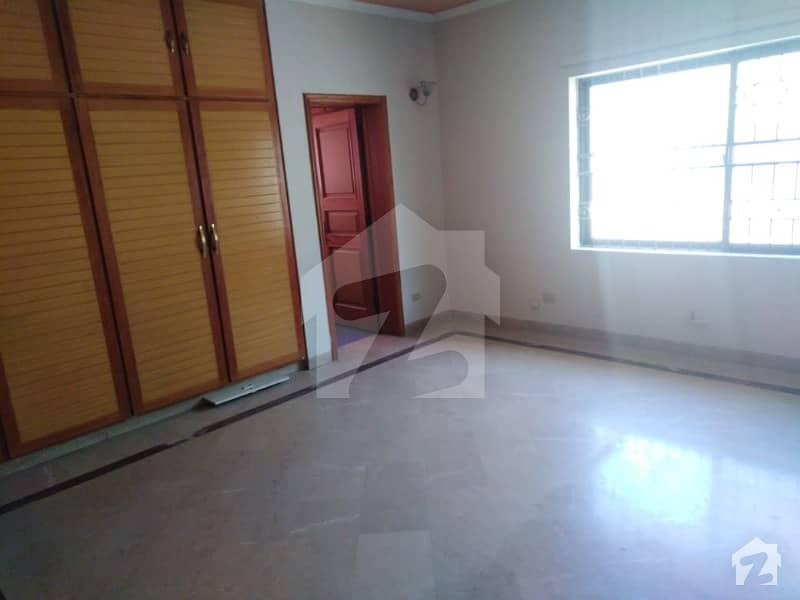 1 Kanal Full House Available For Rent In Dha Phase 4