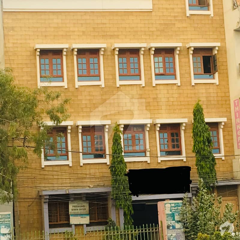 شاہراہِ فیصل کراچی میں 10 کمروں کا 8 مرلہ عمارت 7.5 کروڑ میں برائے فروخت۔