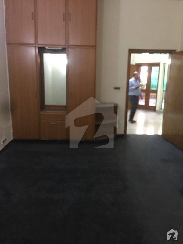8 Marla Lower Portion For Rent In Zaman Colony Cavalry Ground Ext