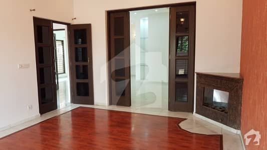 DHA PHASE 8 MOST POPULER PHASE FOR 10MARLA CUTTING IN DHA LAHORE DHA PHASE 8 MOST POPULER PHASE FOR 10MARLA CUTTING IN DHA LAHORE