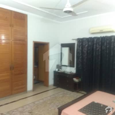 1 Kanal House Facing Park For Rent 1 Kanal House Facing Park For Rent