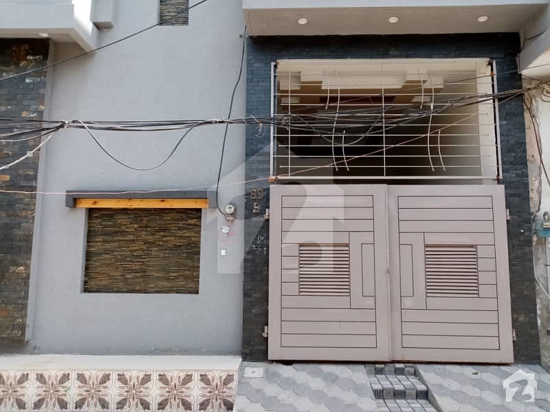 House Is Available For Sale On Satiana Road