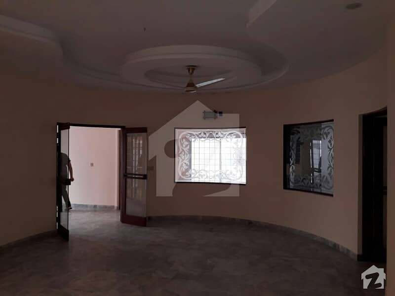 ویلینشیاء ہاؤسنگ سوسائٹی لاہور میں 3 کمروں کا 1 کنال بالائی پورشن 50 ہزار میں کرایہ پر دستیاب ہے۔