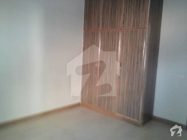 10 Marla Upper Portion For Rent In  Umar Block Bahria Town Lahore