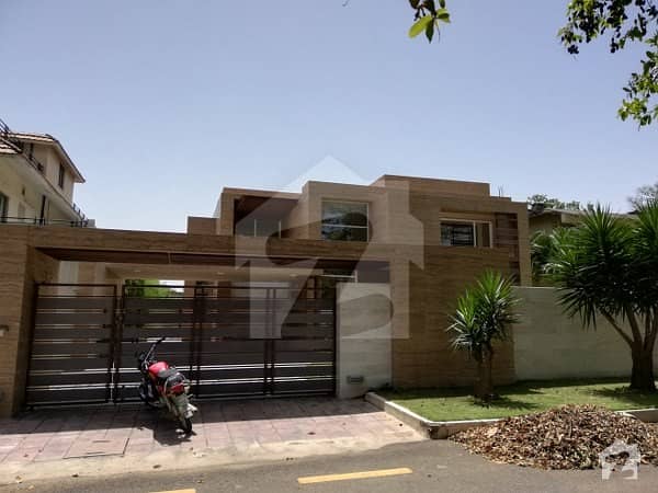 1000 Yards Brand New Outclass House For Rent In F-7 Islamabad