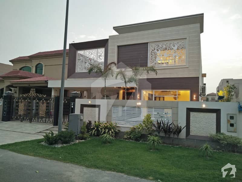 ڈی ایچ اے فیز 5 ڈیفنس (ڈی ایچ اے) لاہور میں 6 کمروں کا 1 کنال مکان 7.75 کروڑ میں برائے فروخت۔