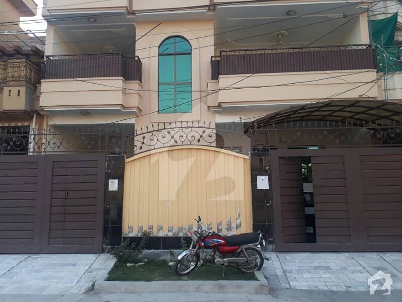 Hayatabad phase 6 F8  new house for rant 90000 room 8 bathroom 8