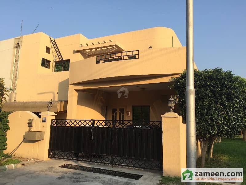 Corner 10 Marla 4 Bed House For Sale In Askari 13