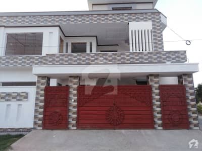 Here Is A Good Opportunity To Live In A Well-Built House Here Is A Good Opportunity To Live In A Well-Built House