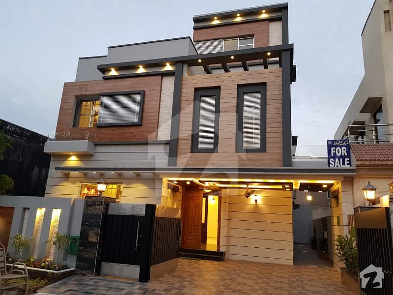 بحریہ ٹاؤن جاسمین بلاک بحریہ ٹاؤن سیکٹر سی بحریہ ٹاؤن لاہور میں 5 کمروں کا 10 مرلہ مکان 2.25 کروڑ میں برائے فروخت۔