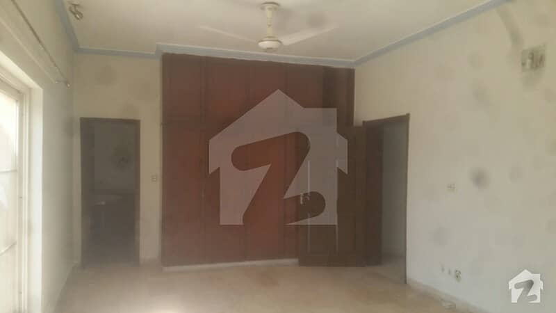 1 Kanal Upper Portion Is Available For Rent