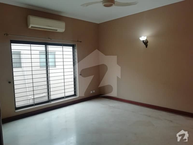 1 Kanal  Beautiful Bungalow For Sale In DHA Phase 1