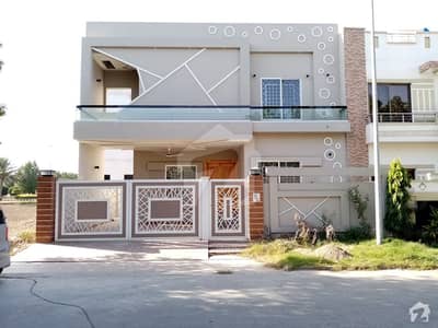 Well-Built House Available On Good Location Well-Built House Available On Good Location