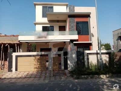 Well-Built House Available On Good Location Well-Built House Available On Good Location