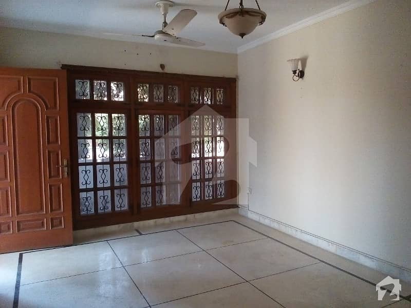 Top Location 10 Marla House For Rent In DHA Lahore