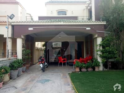 12 Marla House Located In Sector M7 Facing Park For Sale 12 Marla House Located In Sector M7 Facing Park For Sale