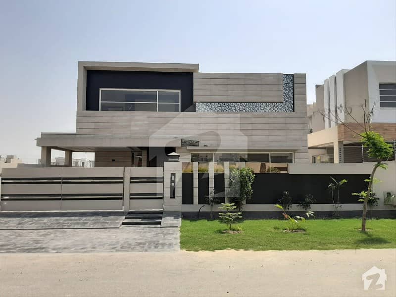 1 kanal Full house Located In Phase6 DHA Defence