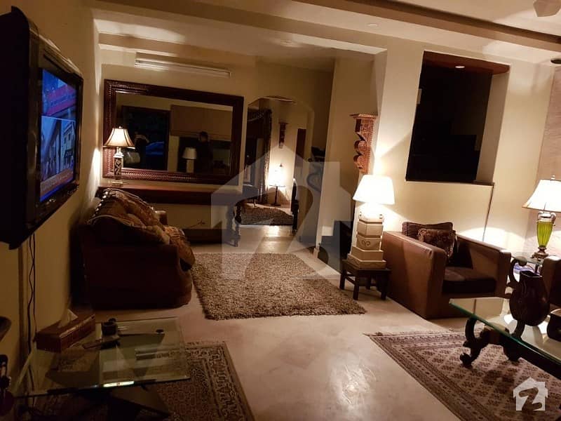 Cantt 7 Marla Fully Furnished Flat  For Sale