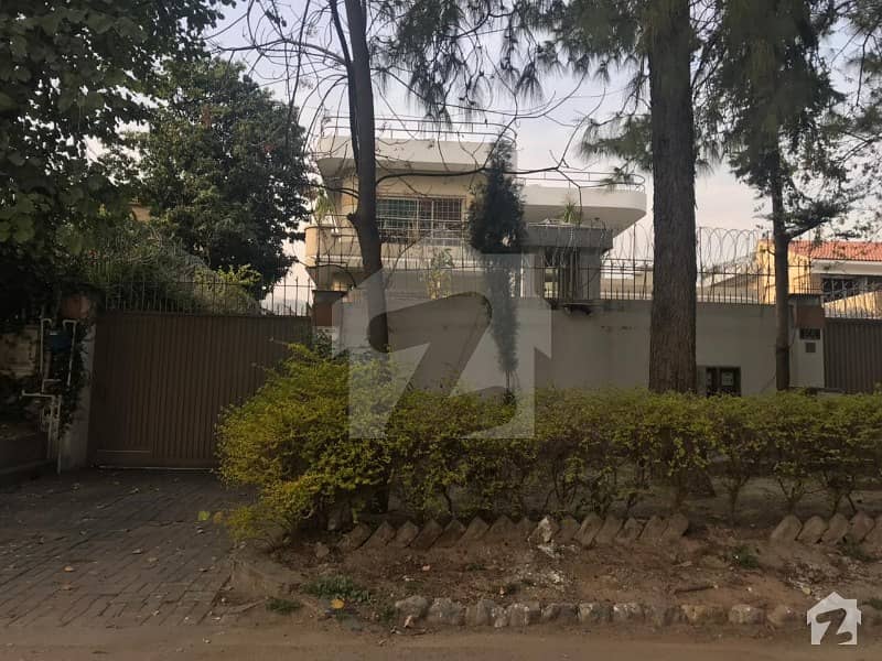 533 Yards Beautiful House For Rent In F-7 Islamabad