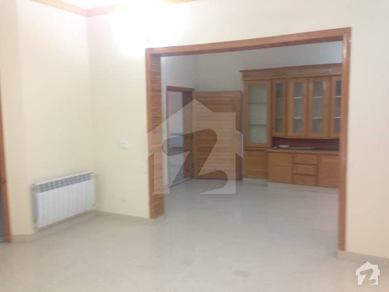 1 KANAL UPPER PORTION FOR RENT IN BAHRIA TOWN PHASE 3